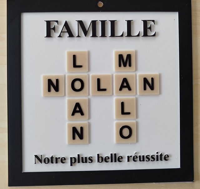 Tableau famille mots croisés en impression3d personnalisé par Art Breizh 29