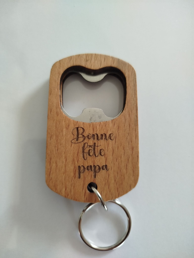 Porte-clé Décapsuleur en Bois Gravé Laser - Idée Cadeau
